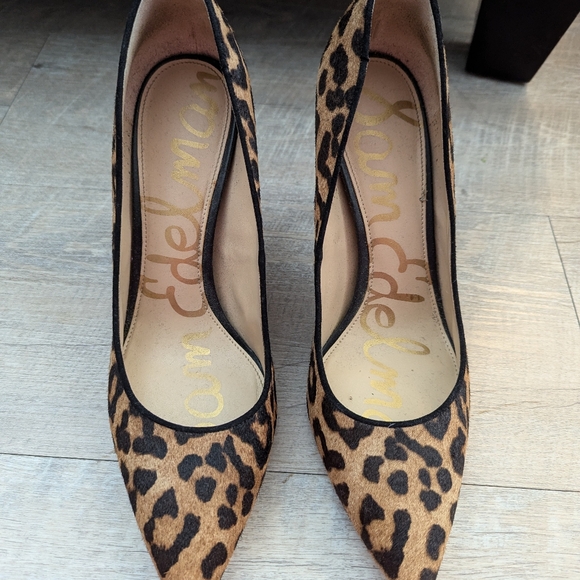 Leopard Pumps - Picture 3 of 6